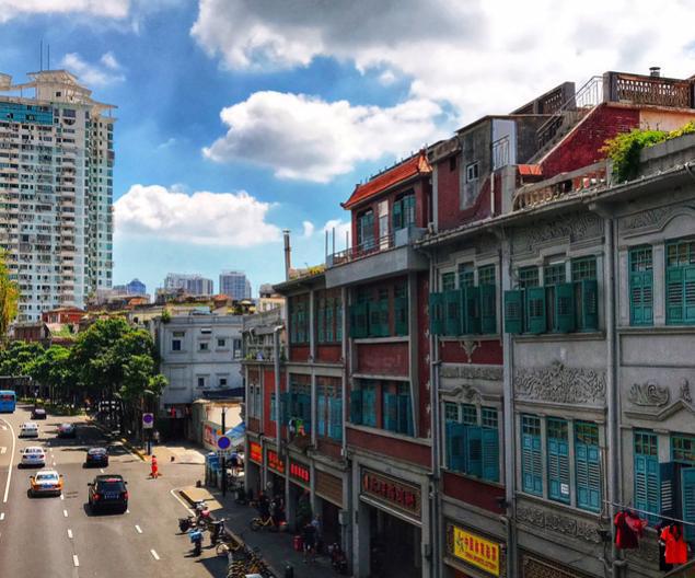 这座网红城市游客多到爆,本地年轻人却都逃跑:压力太大!
